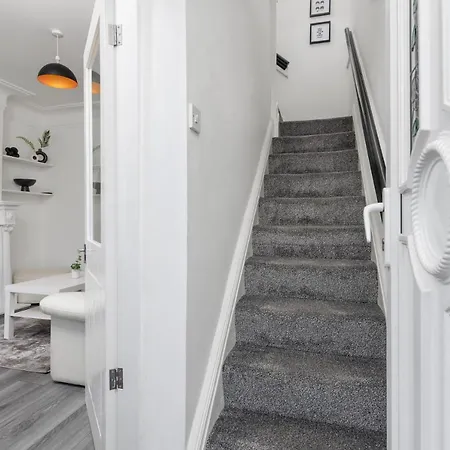 The Empress 2 Bed Terraced House Apartment Liverpool Exterior photo
